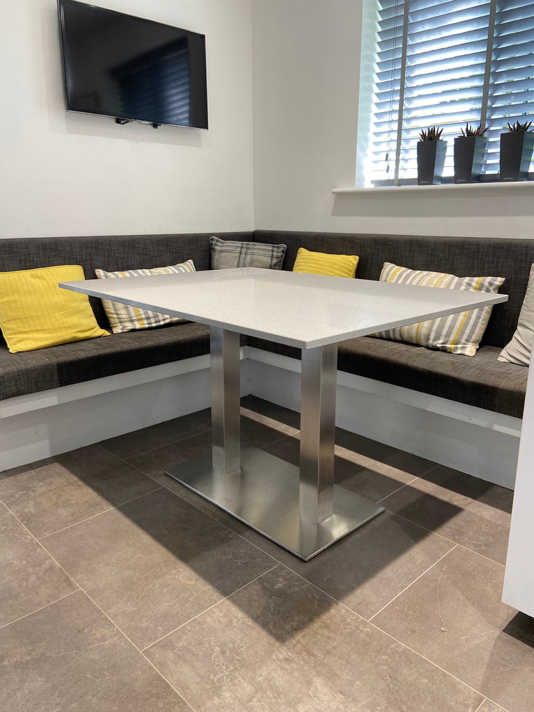 Table Base, Four Legs or a Frame? How to Decide